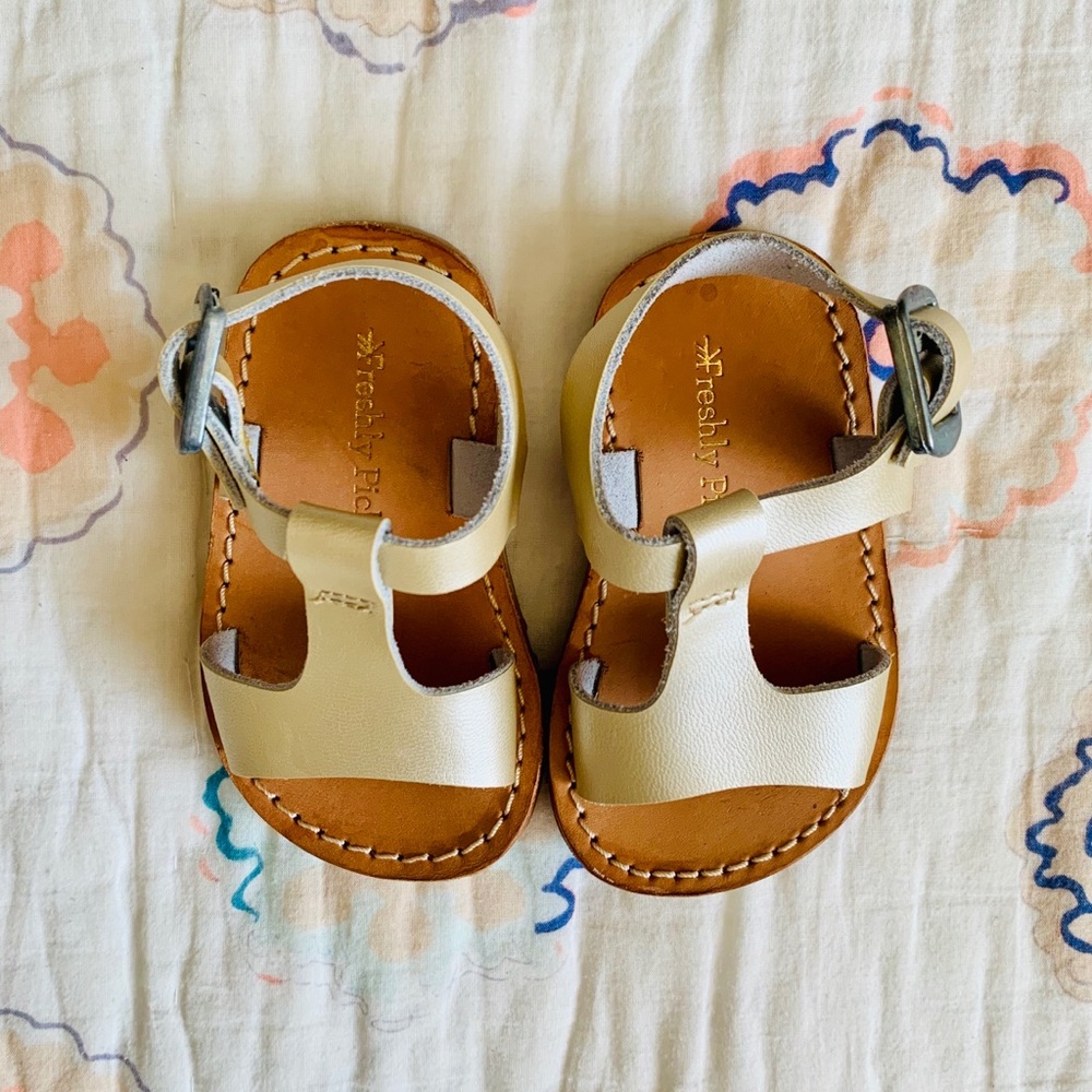 Freshly Picked T-Strap Sandals (size 3)